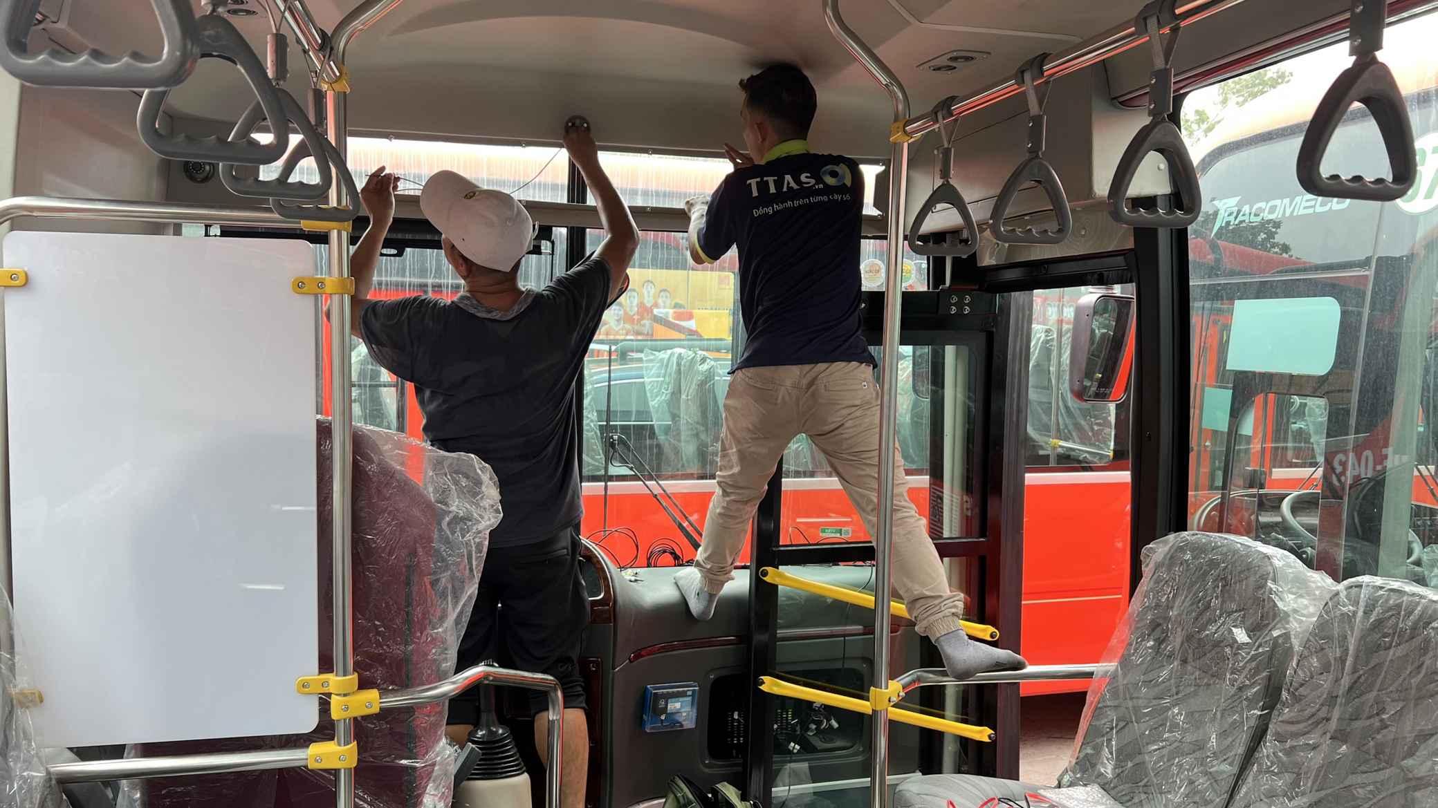Góc tổng quan phương tiện sau khi bàn giao thiết bị.